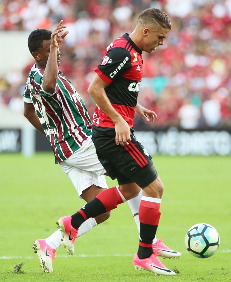 Cuéllar ganha espaço no Flamengo e Márcio Araújo desaparece FlaResenha