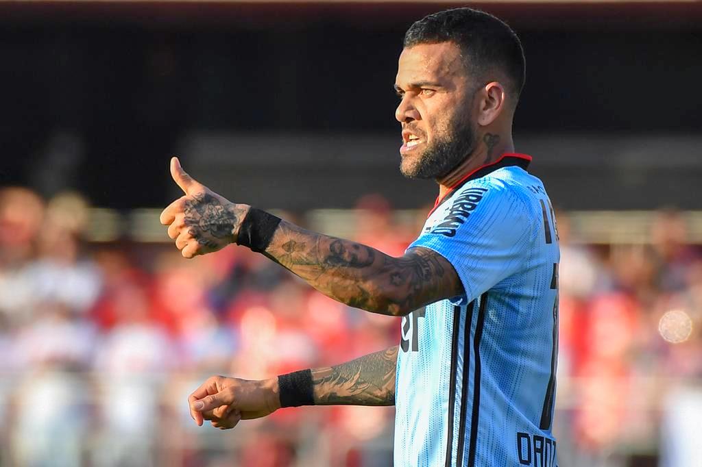 Alv Do Flamengo Daniel Alves Acerta Rescis O S O Paulo