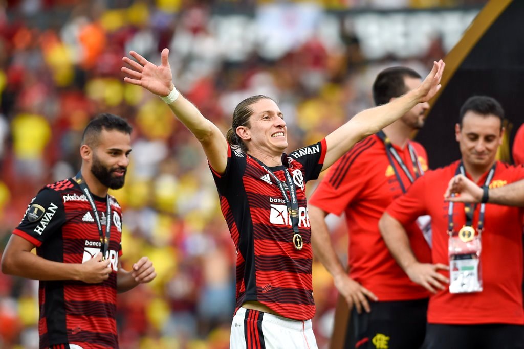 Flamengo Filipe Luís assina a Globo para comentar Copa