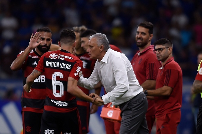 Um mês de Tite Veja os números do treinador à frente do Flamengo em