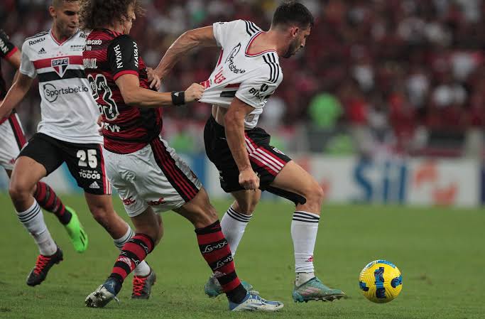 Flamengo tem levado a melhor nos últimos duelos contra o São Paulo