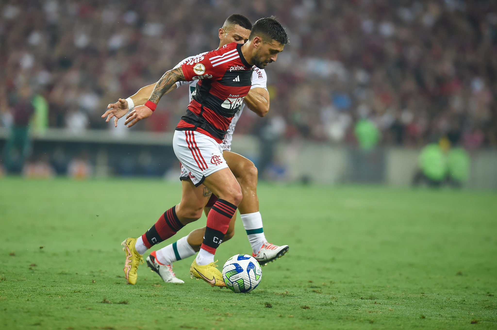 Flamengo empata com o Bragantino e perde chance de encostar no