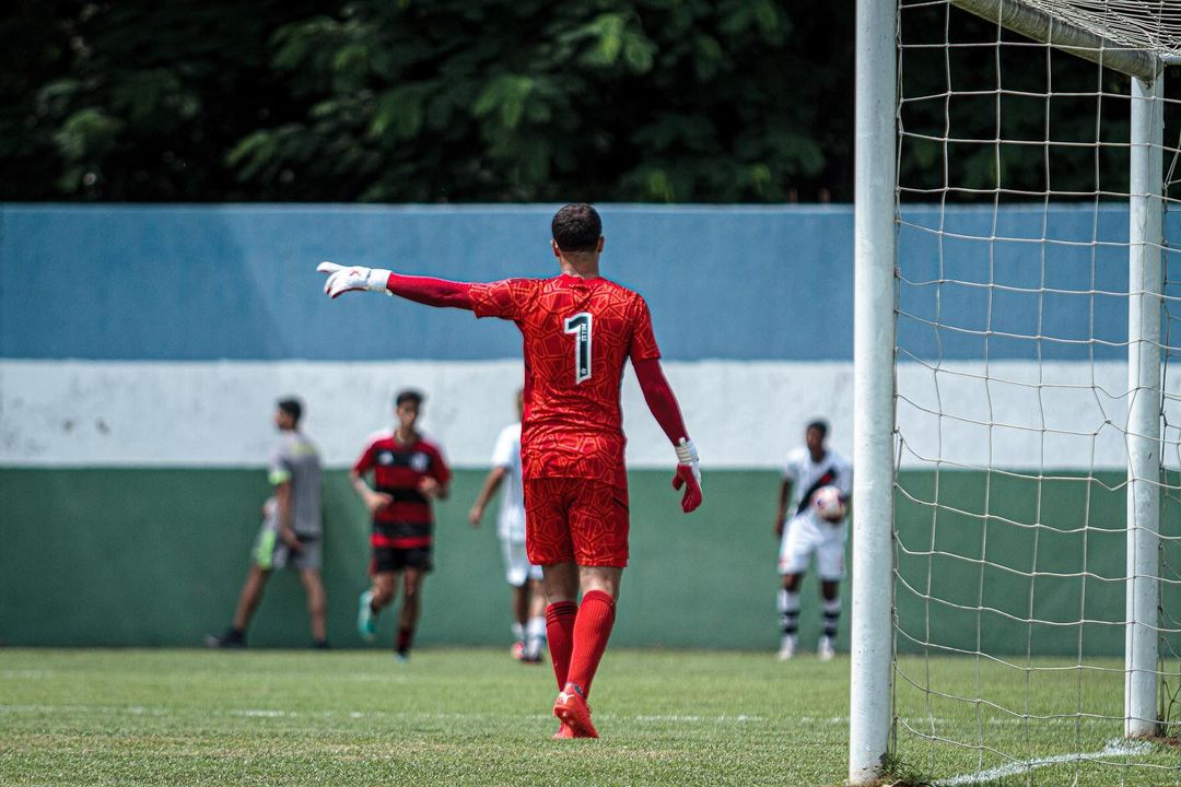 Raphael Nunes vive expectativa por volta aos gramados, após câncer no testículo