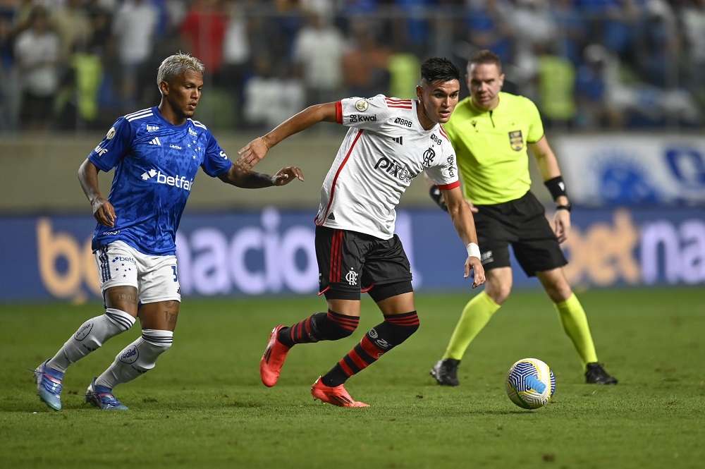 Filipe Luís se anima com chance de primeiro título e faz reconhecimento à Tite: "Herança"