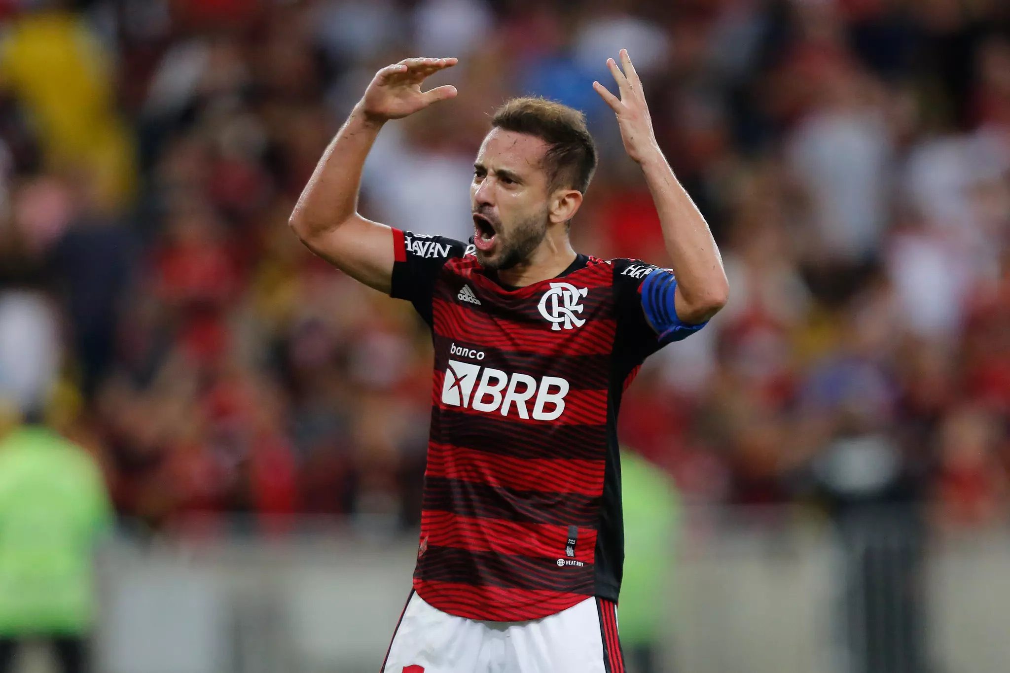 Titular do Flamengo vira desfalque para jogo contra o Cruzeiro