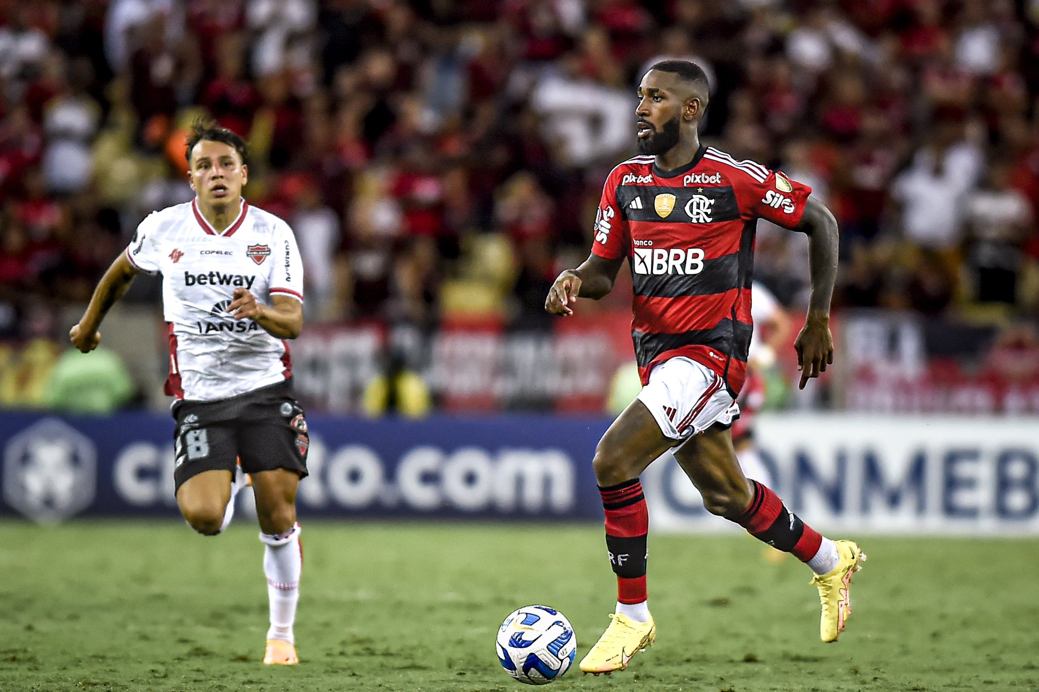 Gérson avalia temporada do Flamengo e chegada de Sampaoli
