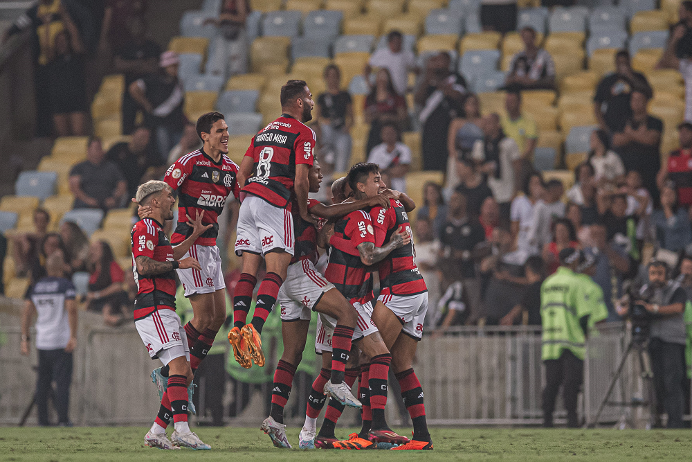 Jornal argentino repercute vitória do Flamengo sobre rival: "Destroçou o Vasco"