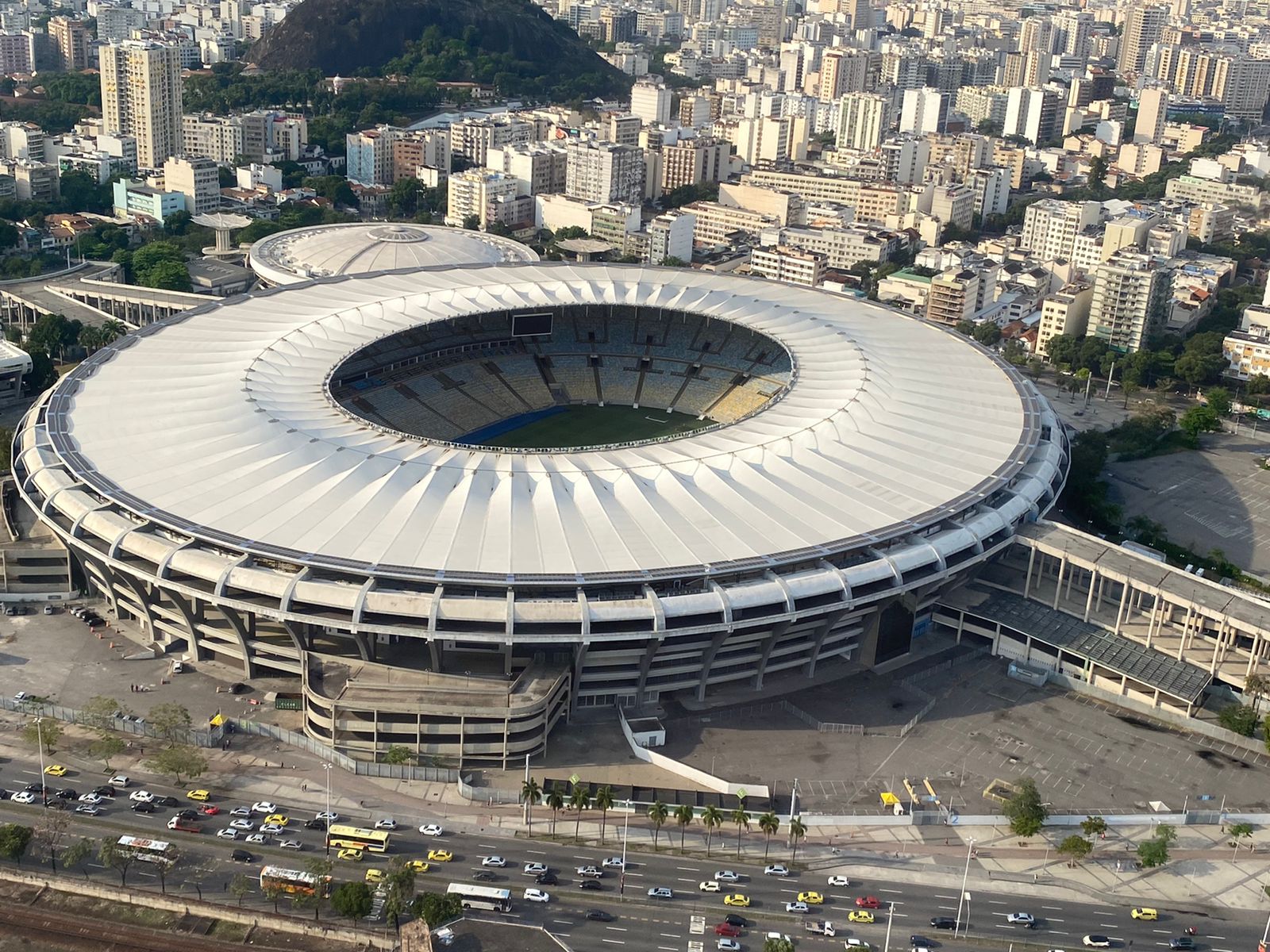 Flamengo é processado por rival que quer jogar no Maracanã