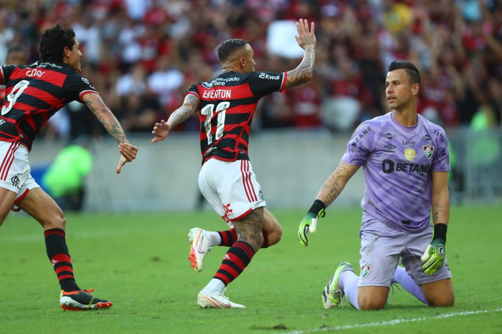 Enquanto Flamengo convive com desfalques, Fluminense tem retorno de cinco jogadores - confira