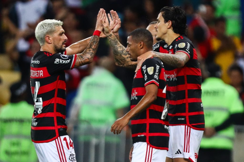 Arrascaeta empata com Maestro Júnior em jogos de Libertadores pelo Flamengo - confira