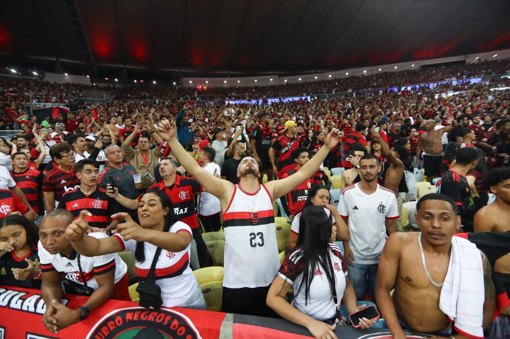 Técnico do Bolívar analisa jogo decisivo na altitude como "possível" contra o Flamengo