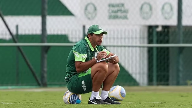 Joia do Palmeiras melhora de lesão e pode ser reforço contra o Flamengo na Copa do Brasil - entenda