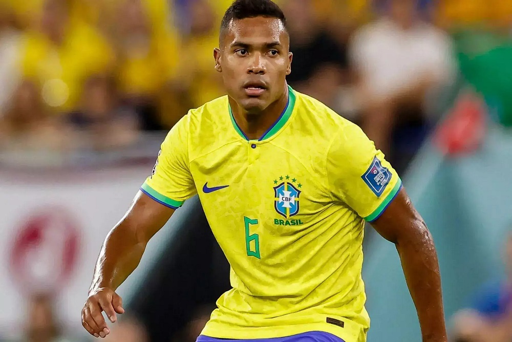 Após receber o "sim" de Alex Sandro, dirigentes do Flamengo seguem na Europa - entenda o motivo