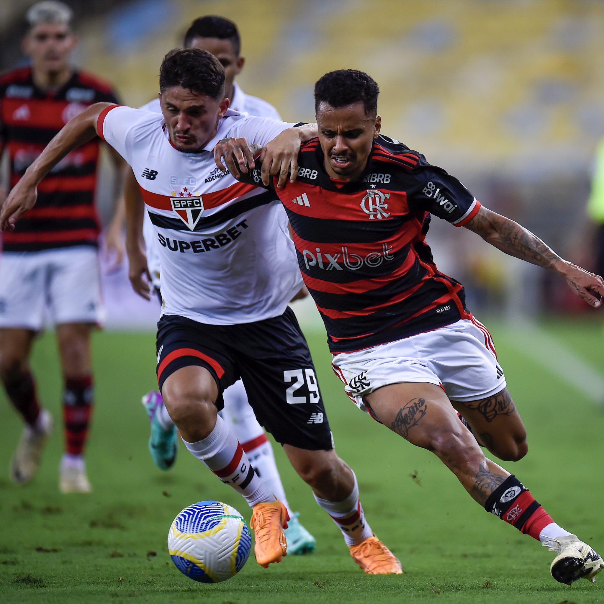 Atacante do São Paulo fala sobre confronto diante da defesa do Flamengo: "Não tem pesadelos"