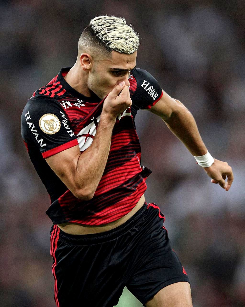 Companheiro de time de Andreas Pereira revela desejo do meia em voltar: "Ele ama o Flamengo"