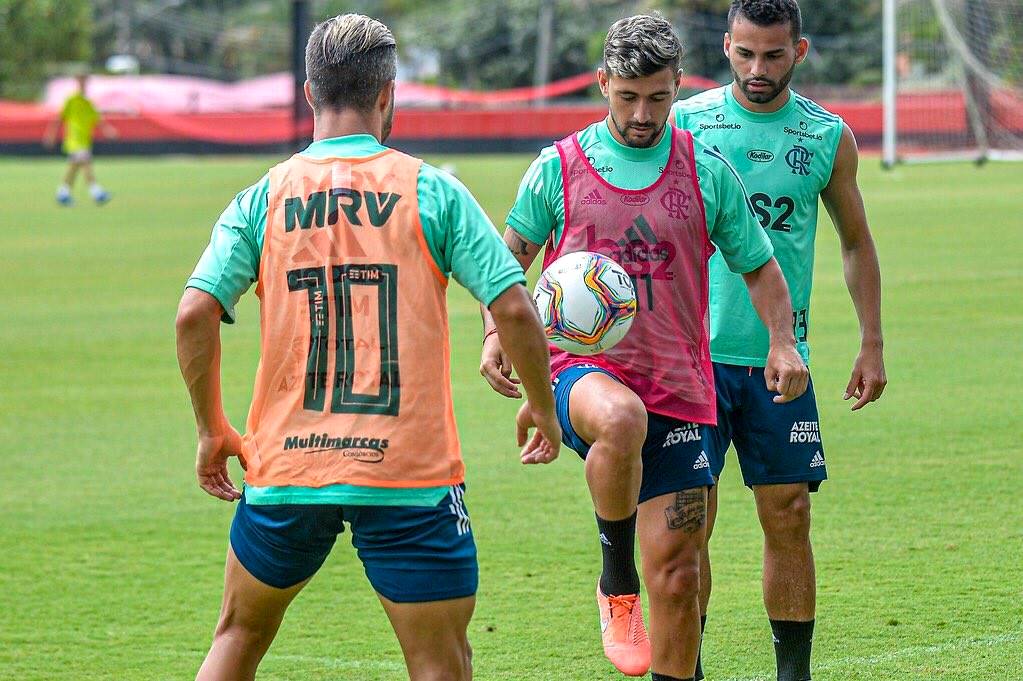 É o melhor time do Brasil, diz Nico López sobre o Flamengo FlaResenha