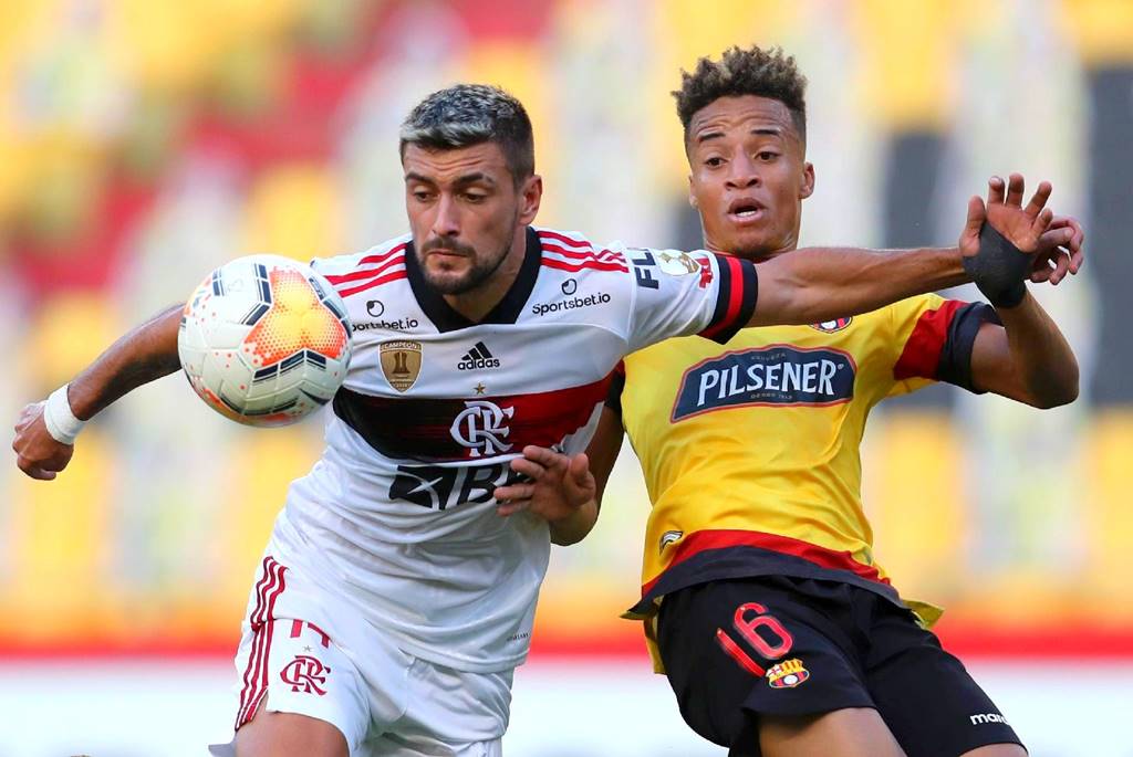 Flamengo se manifesta sobre polêmica envolvendo Isla e garante punição ao  jogador - Coluna do Fla