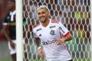 Flamengo vai providenciar logística especial para ter Fabrício Bruno e Gerson na Copa do Brasil