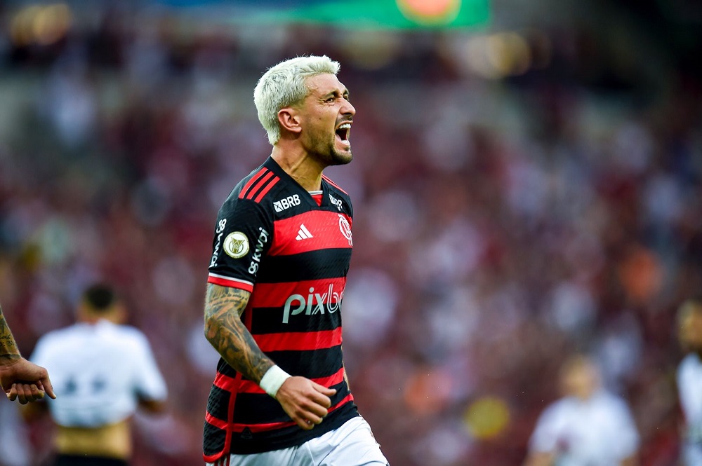 Arrascaeta comenta sobre possibilidade de ficar até 2029 para jogar em novo estádio do Flamengo - confira