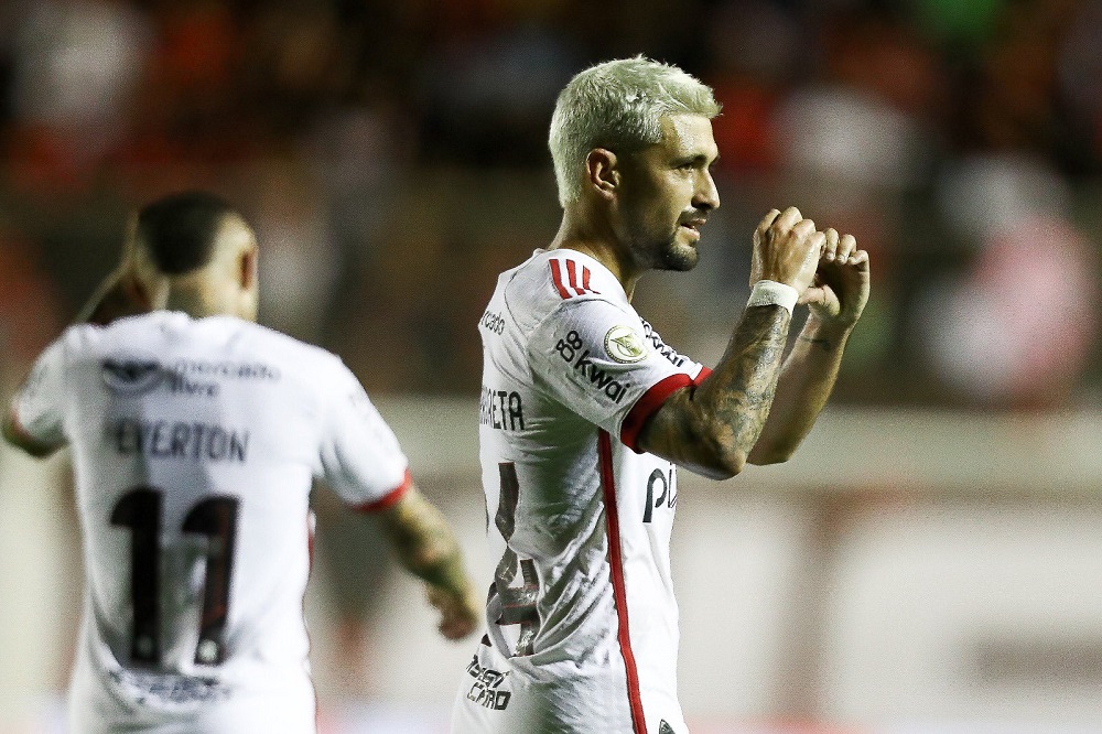 Flamengo de olho - Palmeiras e Botafogo entram em campo neste sábado (27) - veja os jogos da rodada