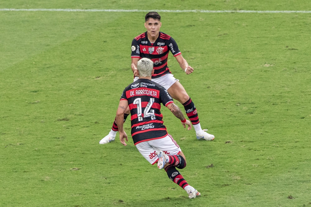 Possível adversário do Flamengo nas quartas de final, Peñarol goleia o The Strongest e encaminha a vaga