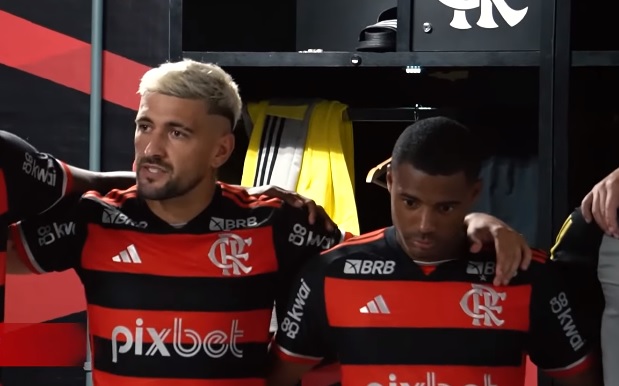 Destaque na temporada, De La Cruz revela curiosidade sobre bastidores no Flamengo