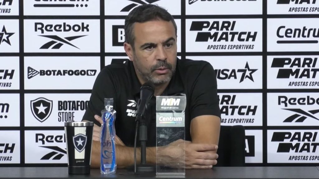 Treinador do Botafogo afirma que o placar poderia ter sido maior: "Oportunidades para fazer outros tantos"