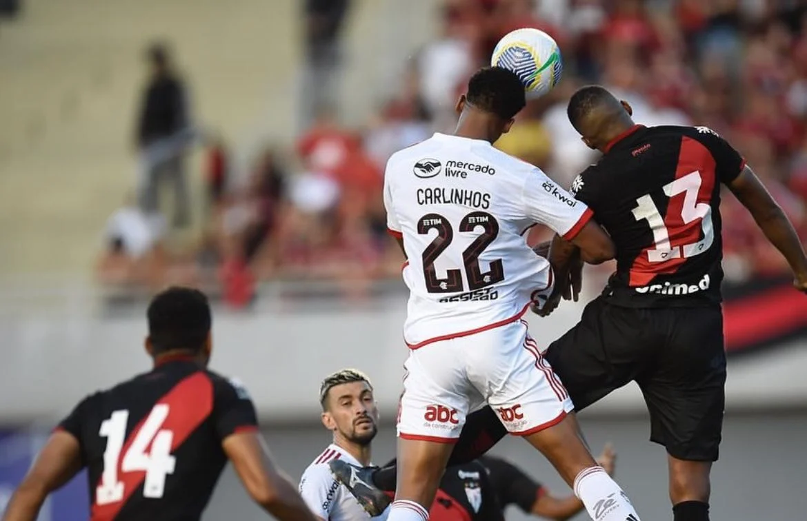 Perigo para o Flamengo, Gustavo Scarpa retorna de suspensão no duelo de hoje