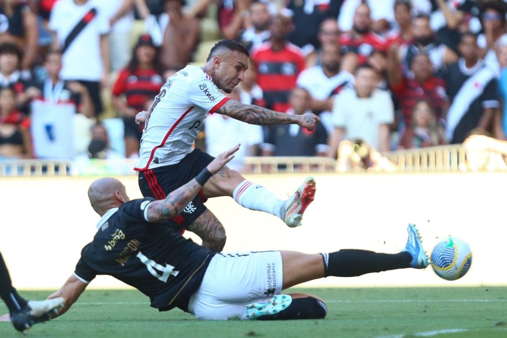 Everton Cebolinha é eleito o craque da torcida na goleada histórica sobre o Vasco - veja os números do atacante