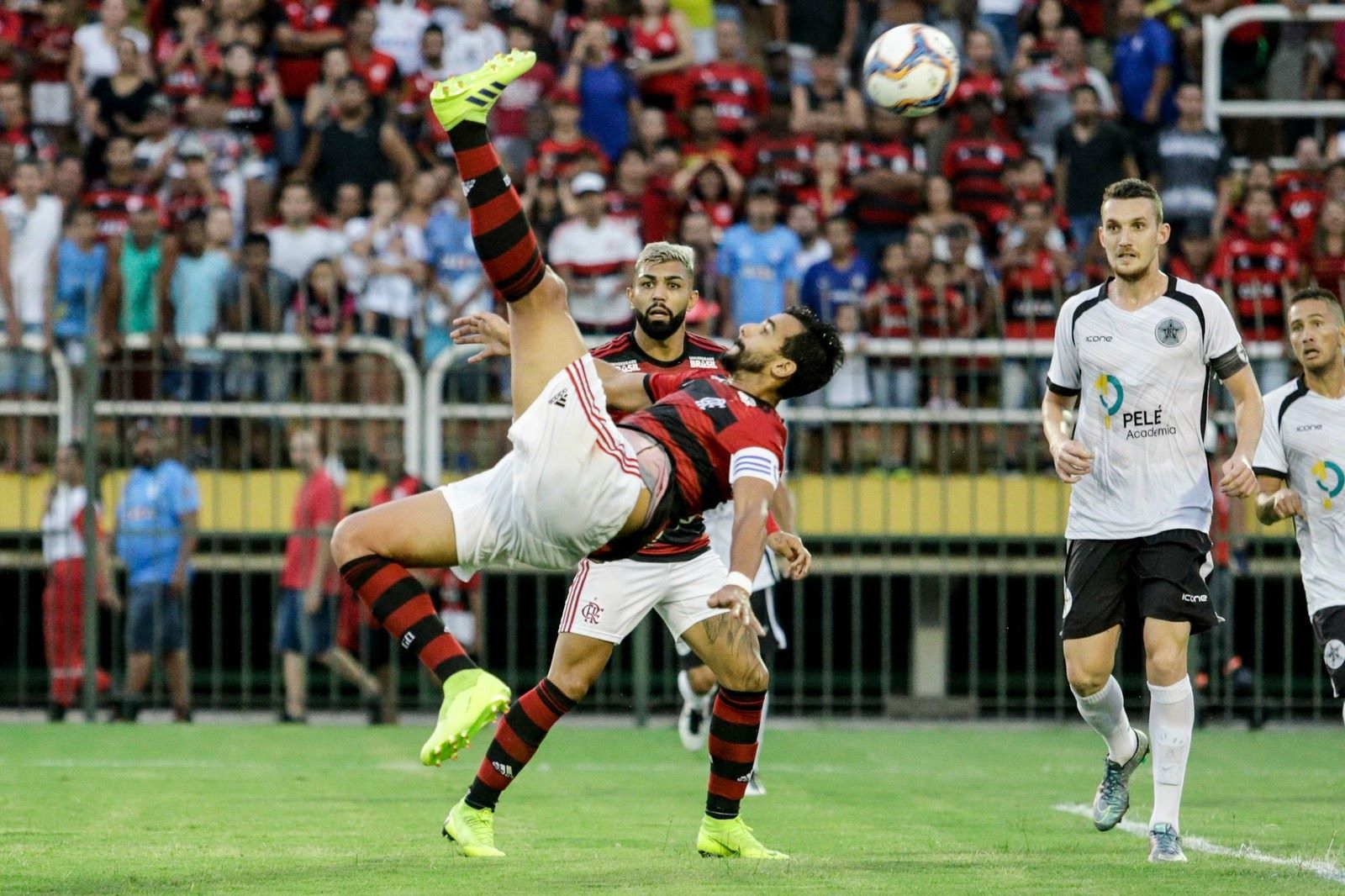 Chance de concorrer ao Prêmio Puskás empolga Henrique Dourado FlaResenha