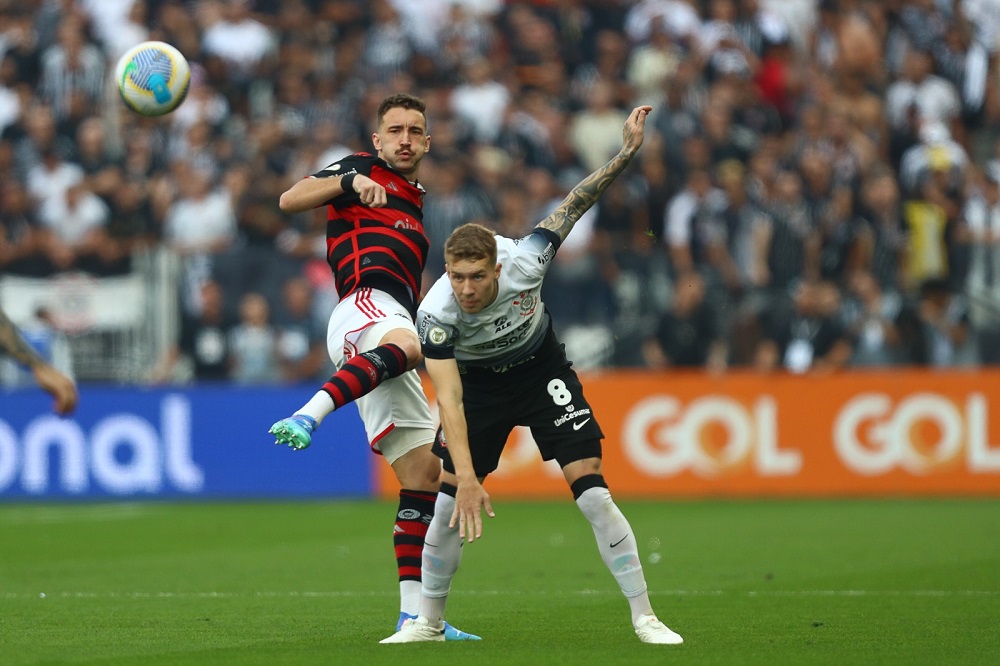 Auxiliar técnico do Corinthians celebra vitória diante do Flamengo: "Fomos superiores"