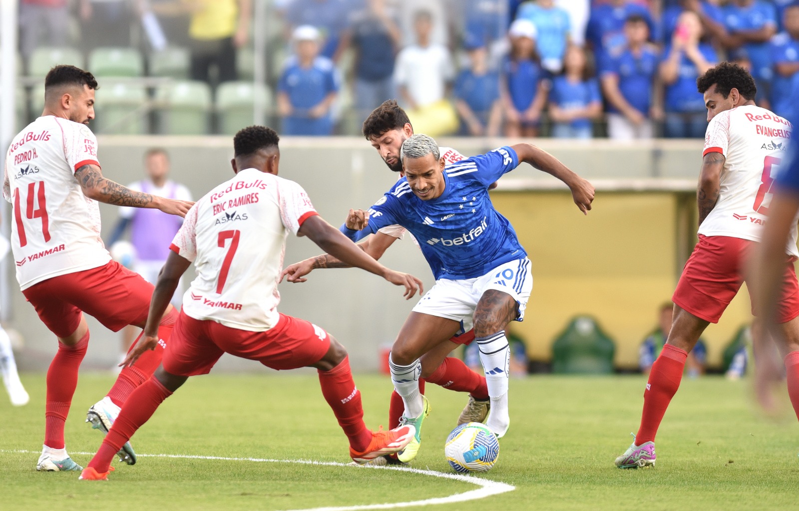 Bahia perde, Cruzeiro vence e Flamengo segue na terceira colocação do Campeonato Brasileiro