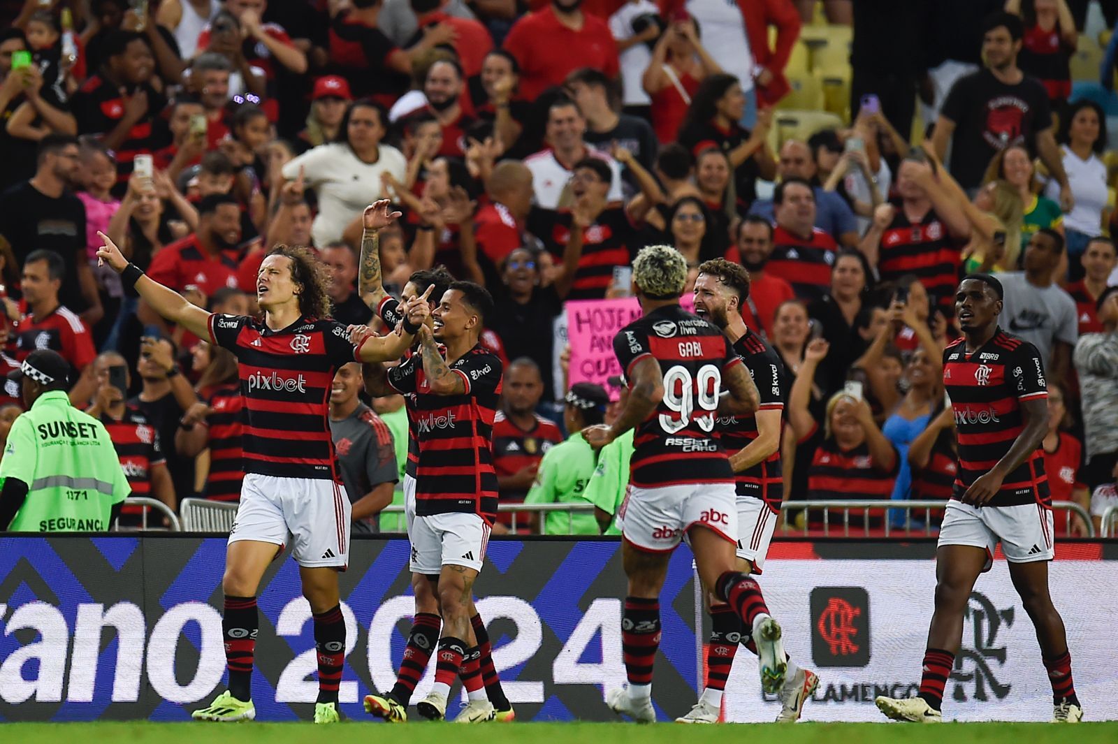 Matheus França revela amor pelo Flamengo: "Não perco um jogo"