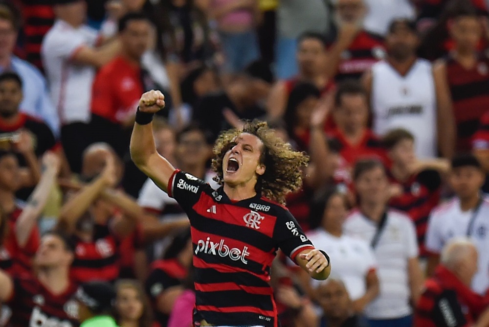 "Hoje eles te amam e amanhã te odeiam" - David Luiz relembra decisão de fechar com o Flamengo - veja o vídeo