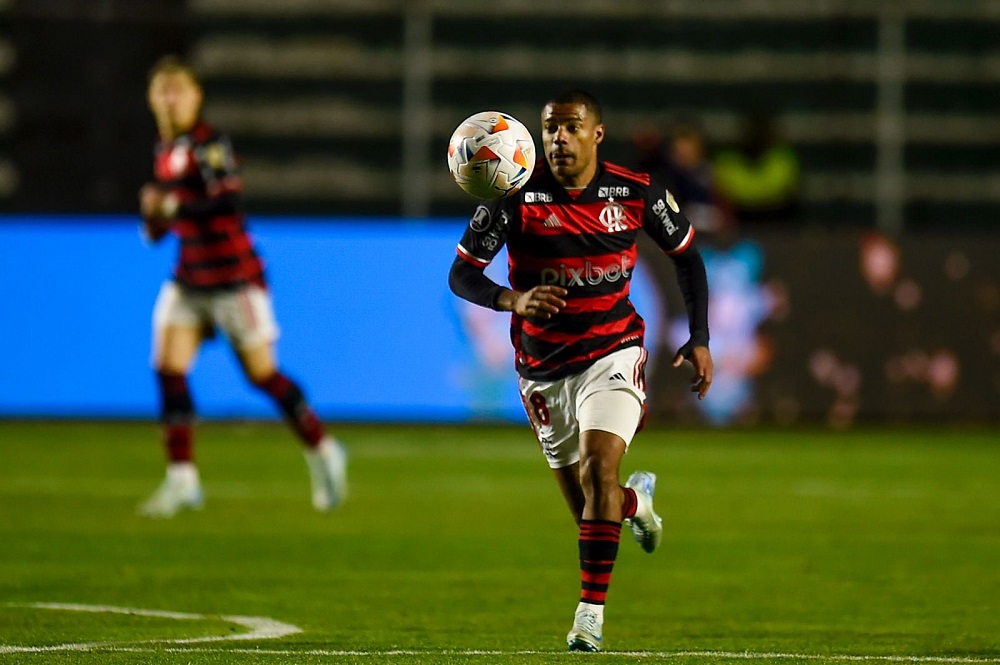 Boa notícia - De La Cruz participa de treino no campo e pode voltar ao time diante do Cuiabá