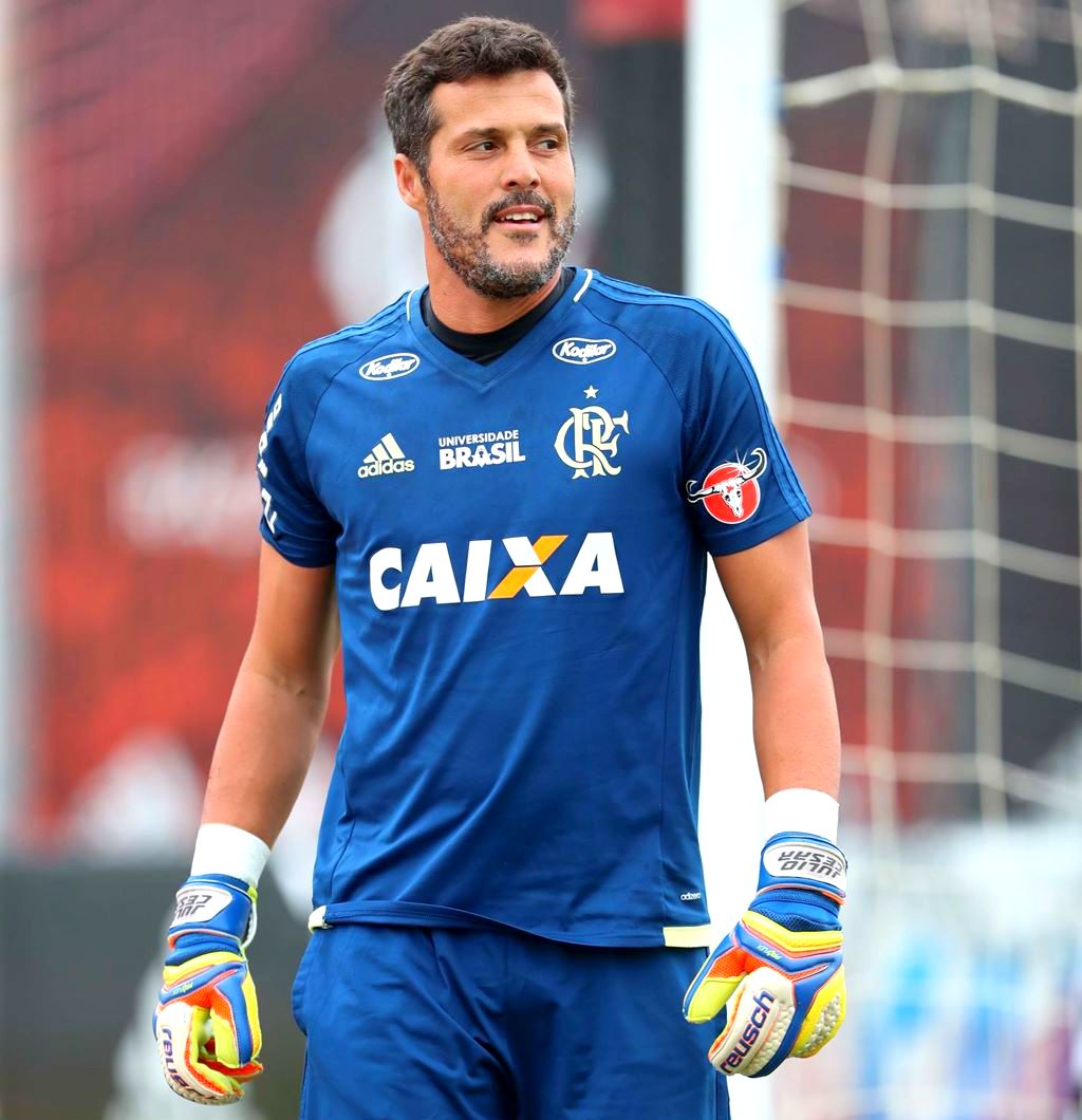 Júlio César afirma: 'Não me considero o melhor goleiro da história do  Flamengo