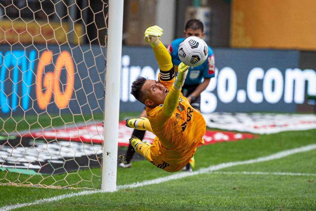 Flamengo: Diego Alves possui média incrível como pegador de pênaltis