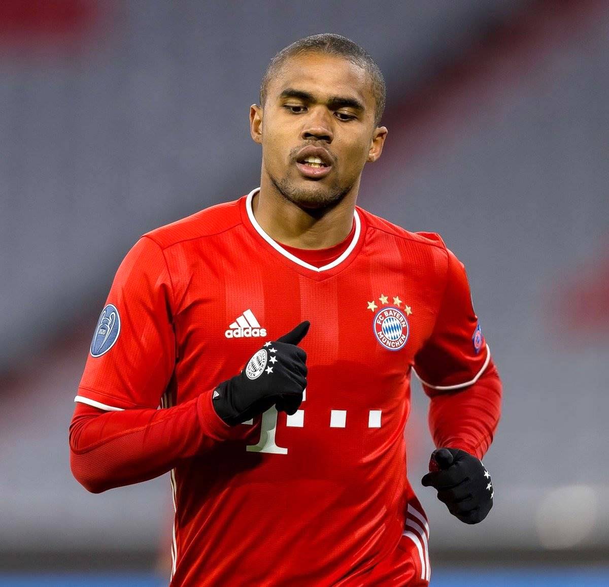 Agora é oficial! Douglas Costa está de volta ao Bayern de Munique