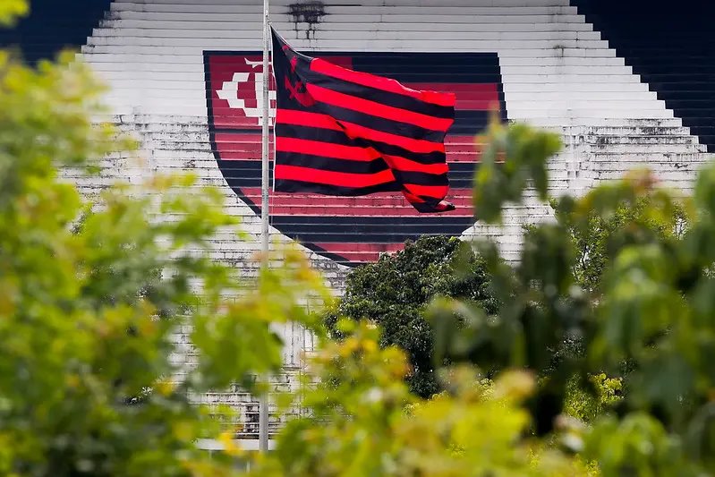 Conselheiro do Atlético-MG propõe mudanças no nome e no escudo do clube