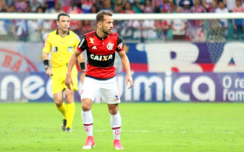 Everton Ribeiro é o primeiro jogador do Flamengo a entrar em campo pelo  Brasil em Copas em 12 anos; relembre