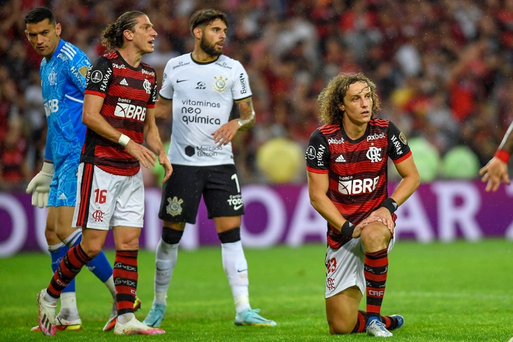 Léo Pereira critica sistema defensivo do Flamengo por lances de