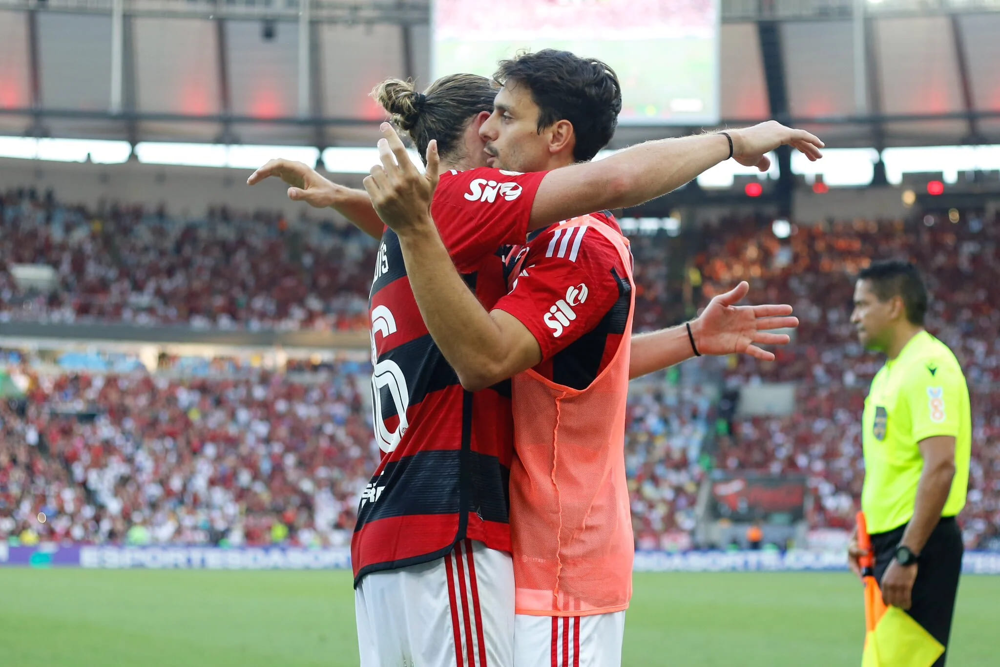 Rodrigo Caio comenta sobre Jorge Jesus: "Melhor treinador que tive na carreira"