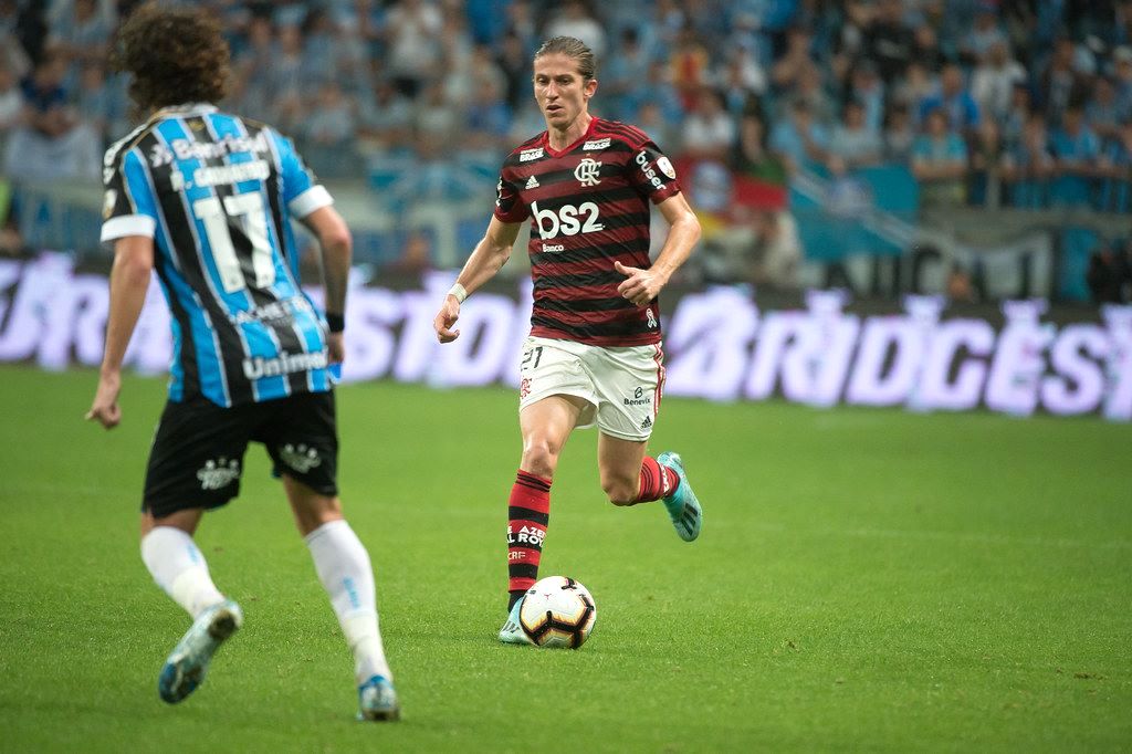 Lateral que é titular e destaque do Flamengo foi desperdiçado pelo  Figueirense