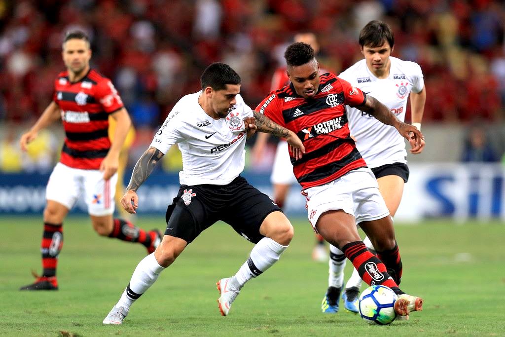 Flamengo e Corinthians empatam 1º jogo da semifinal da Copa do