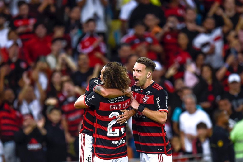 Fabrício Bruno garante vitória em jogo especial contra o Cruzeiro e brinca: "A lei do ex está sempre presente”