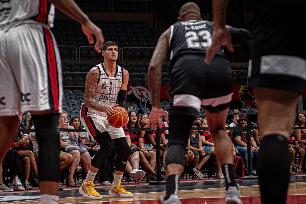 Gabriel Jaú, do Flamengo, concorre ao prêmio de MVP do NBB - veja os indicados