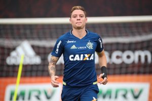 Chamado de "novo Zico" na época do Flamengo, Adryan é anunciado por clube da quarta divisão