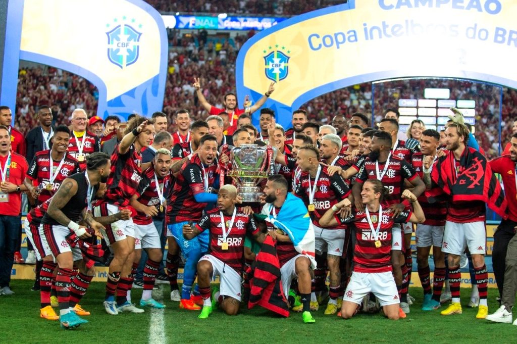 Jogadores do Flamengo comemoram a Copa do Brasil de 2022