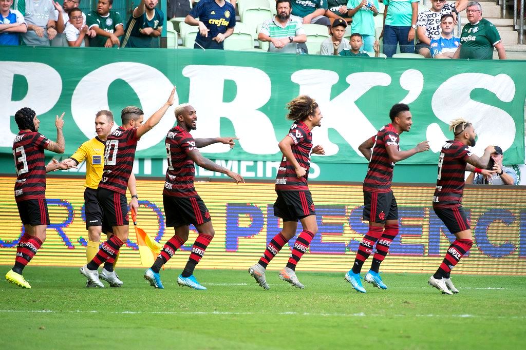 LoL: FLAnalista enlouquece em comemoração de gol do Flamengo no Maracanã, lol