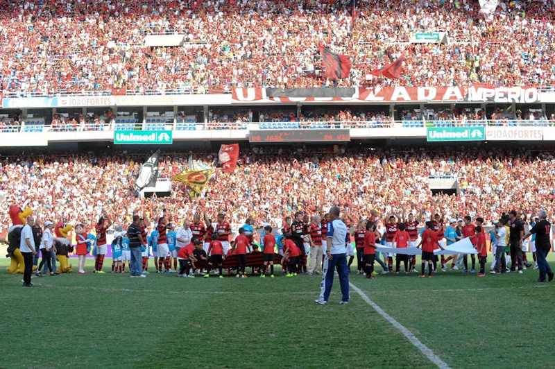 Flamengo pede desconto para acertar pacote de jogos no Engenhão